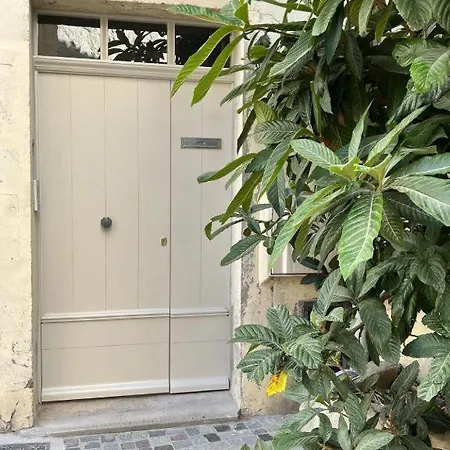 Une Parenthese Arlesienne Apartment